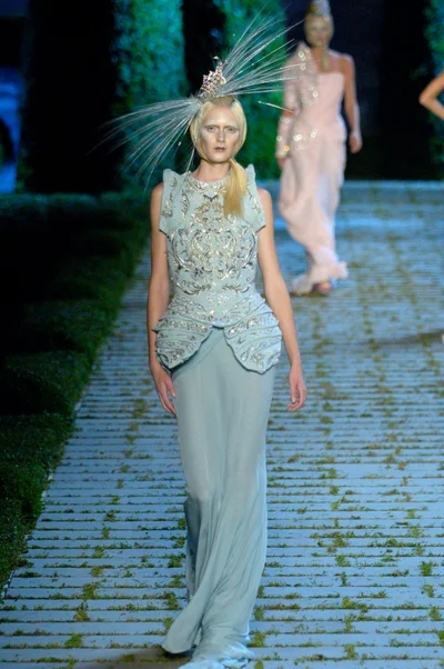 Look 32